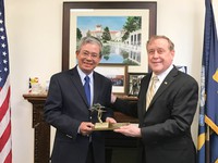 Đại sứ Việt Nam tại Hoa Kỳ thăm Học viện Hải quân Monterey