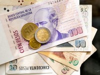 Argentina bán 1 tỷ USD để chặn đà lao dốc của đồng Peso