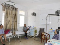 Hà Tĩnh: Bệnh viện tăng cường biện pháp chống nắng nóng cho bệnh nhân