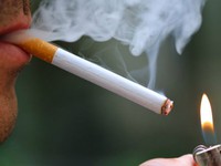 Thanh niên cũng dễ đột quỵ vì hút thuốc lá