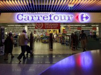 Vì sao Carrefour đóng cửa hơn 200 cửa hàng tại Pháp?