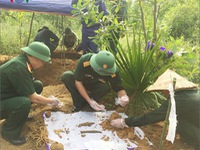 Quảng Trị tìm thấy 2 hài cốt liệt sĩ kèm di vật có khắc tên