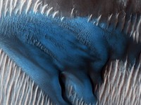 NASA công bố ảnh chụp những đụn cát xanh trên sao Hỏa