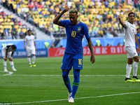 Lần đầu ở FIFA World Cup™ 2018, VAR được sử dụng để từ chối penalty trận Brazil - Costa Rica