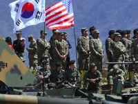 Mỹ ngừng vô thời hạn 2 cuộc tập trận với Hàn Quốc
