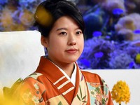 Công chúa Ayako của Nhật Bản từ bỏ tước vị khi kết hôn với dân thường