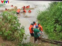 Hà Giang: Bộ đội vật lộn trong mưa lũ ứng cứu người dân