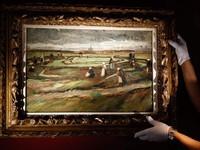 Tranh phong cảnh của danh họa Van Gogh lập kỷ lục thế giới