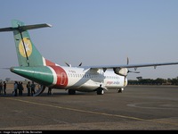 Máy bay Myanmar hạ cánh khẩn cấp do nứt kính chắn gió