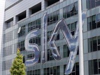 Comcast và Fox rượt đuổi ráo riết để mua Sky