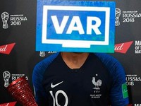Ảnh chế chung kết FIFA World Cup™ 2018: VAR mới là 'cầu thủ' xuất sắc nhất