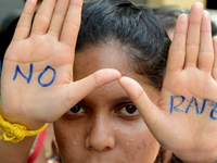 Bé gái Ấn Độ khiếm thính 11 tuổi bị 17 nam giới tấn công tình dục