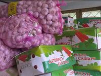 Lâm Đồng tịch thu hơn 4 tấn cà rốt và tỏi nhập lậu