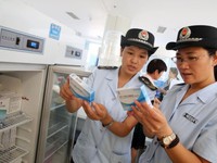 Trung Quốc khắc phục hậu quả vụ bê bối vaccine của công ty Trường Xuân Trường Sinh