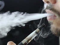 Hàn Quốc kêu gọi người dân tẩy chay thuốc lá điện tử
