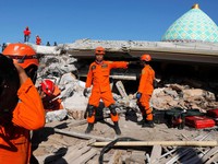 Động đất mạnh ngoài khơi Indonesia