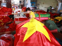 Olympic Việt Nam vào bán kết ASIAD 2018: 'Sốt sình sịch' sản xuất băng rôn, cờ Tổ quốc