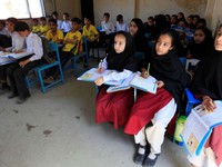 12 trường học ở Pakistan bị tấn công