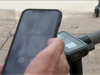 Pháp triển khai dịch vụ chia sẻ xe scooter điện