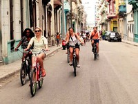 Xe đạp đang quay lại với cuộc sống của người dân Cuba