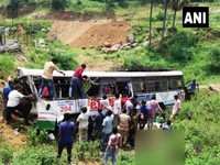 Ấn Độ: Xe bus lao xuống vực, ít nhất 53 người thiệt mạng