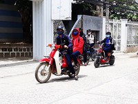 Tràn lan tình trạng học sinh đi xe máy phân khối lớn tại Nha Trang