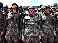Nhóm sinh viên Hàn Quốc bị phát hiện trốn nghĩa vụ quân sự