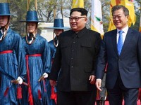 Lãnh đạo hai miền Triều Tiên cùng xem biểu diễn âm nhạc
