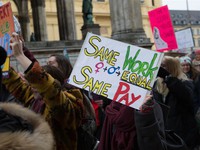Phụ nữ Thụy Sĩ biểu tình đòi trả lương bình đẳng