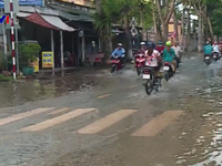 Vĩnh Long: Triều cường dâng cao, nhiều tuyến đường bị ngập