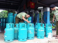 TP.HCM: Phát hiện điểm sang chiết gas lậu