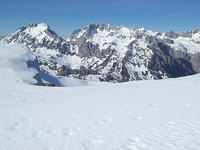 Thụy Sĩ huy động trực thăng giải cứu 13.000 du khách mắc kẹt trên dãy Alps