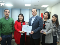 Cộng đồng người Việt Nam tại Áo trao tặng 2.000 Euro cho Quỹ Tấm lòng Việt