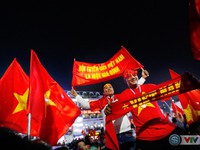 VIDEO: Người dân Hà Nội đã có một đêm không ngủ vì chiến tích của U23 Việt Nam