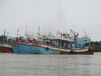 Các tỉnh miền Tây cấm tàu thuyền ra khơi để tránh cơn bão số 1
