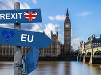 Thủ tướng Anh đề nghị EU hoãn tiến trình Brexit