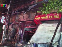Cháy cửa hàng phụ tùng xe máy tại Lào Cai, 3 căn nhà hư hỏng nặng