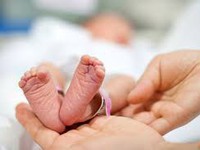 Giao nhầm trẻ sơ sinh được xếp vào danh mục sự cố y khoa nghiêm trọng