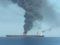 Tàu chở dầu Iran bị tên lửa tấn công