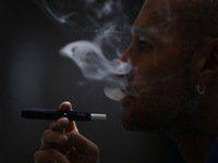 Malaysia cân nhắc cấm hoàn toàn thuốc lá điện tử