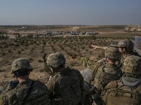 Mỹ tái bố trí quân từ Syria tới Iraq