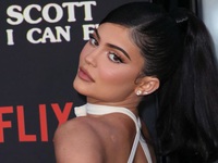 Kylie Jenner 'cá kiếm' 600 triệu USD từ việc bán cổ phần công ty