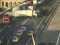 Nổ súng trên cầu London ở Anh