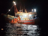 Ứng cứu kịp thời ngư dân gặp nạn tại quần đảo Hoàng Sa trước bão số 6