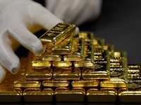 Giá vàng châu Á vọt lên mức cao nhất trong hơn 1 tuần qua
