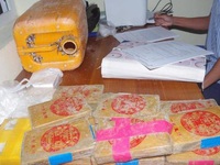 Điều tra vụ ma túy dạt vào bờ biển Quảng Trị