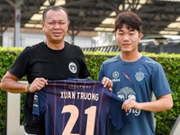 CHÍNH THỨC: Lương Xuân Trường gia nhập Buriram United và mặc áo số 21