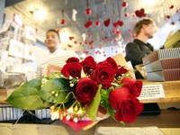 Chi tiêu cho dịp lễ Valentine tại Mỹ tăng cao kỷ lục, hơn 20 tỷ USD