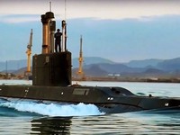 Iran ra mắt mẫu tàu ngầm mới tự chế tạo
