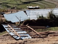 Yên Bái: 276 ngôi nhà bị hư hại do lốc xoáy và mưa đá